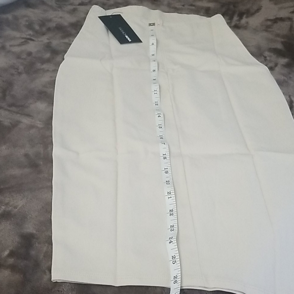 Fashion Nova Beige high waist skirt - Picture 7 of 8